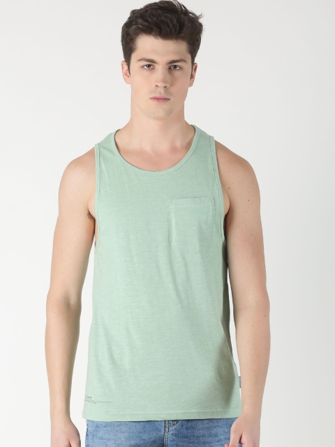 

Blue Saint Men Green Solid Round Neck T-shirt