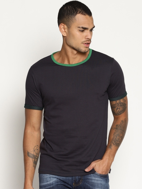 

IMPACKT Men Black Printed Round Neck T-shirt