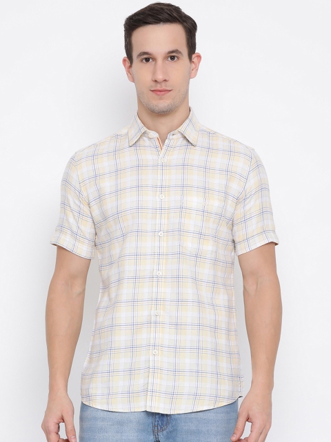 

Crimsoune Club Men Yellow Comfort Slim Fit Checked Casual Shirt