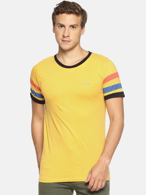 

IMPACKT Men Yellow Solid Round Neck T-shirt