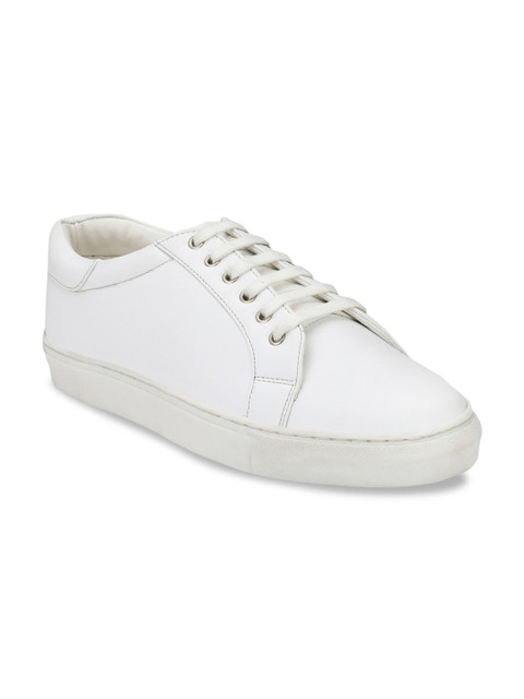 

Guava Men White Solid Sneakers