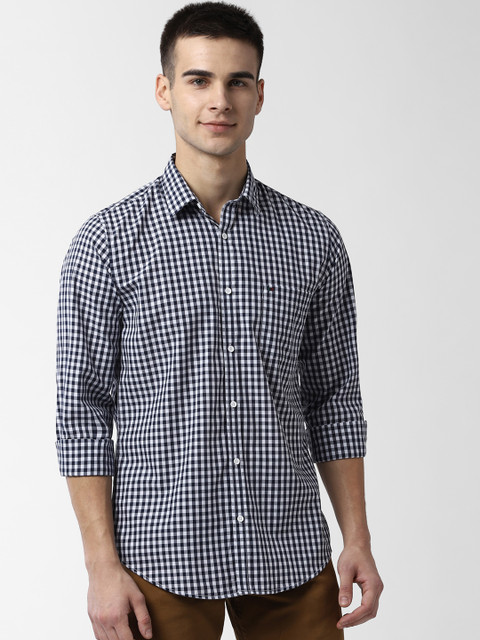 

Peter England Casuals Men Navy Blue Slim Fit Checked Casual Shirt