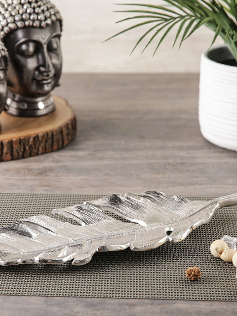 

Pure Home and Living Silver-Toned Aluminium Leaf Plate