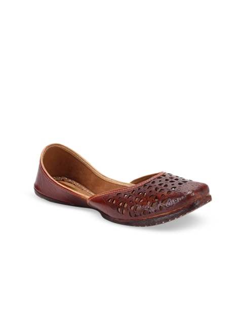 

Ta Chic Women Brown Solid Leather Mojaris