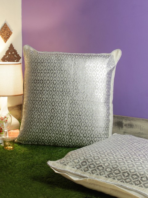 

Soumya Silver-Toned & Cream-Coloured Set of 2 Geometric Square Cushion Covers