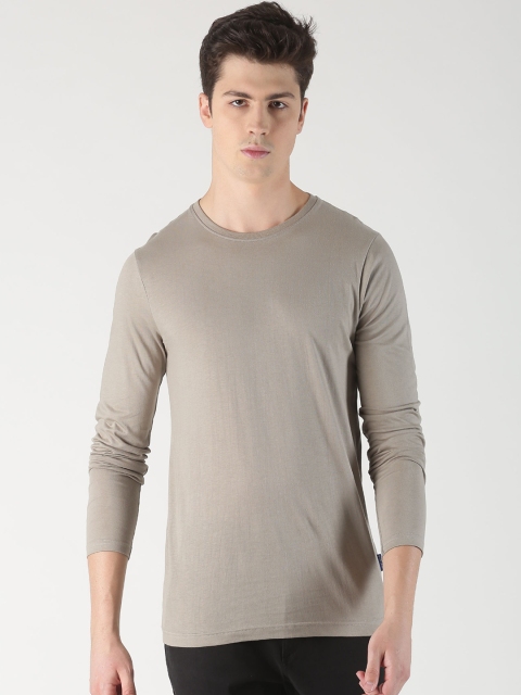 

Blue Saint Men Grey Solid Round Neck T-shirt