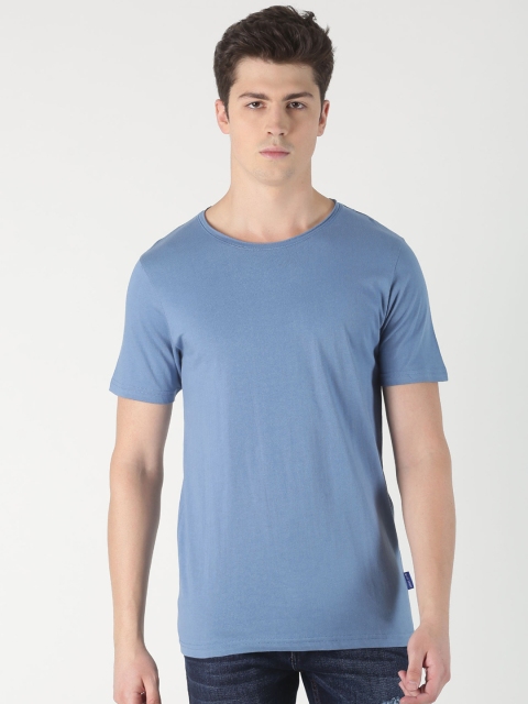 

Blue Saint Men Blue Solid Round Neck T-shirt