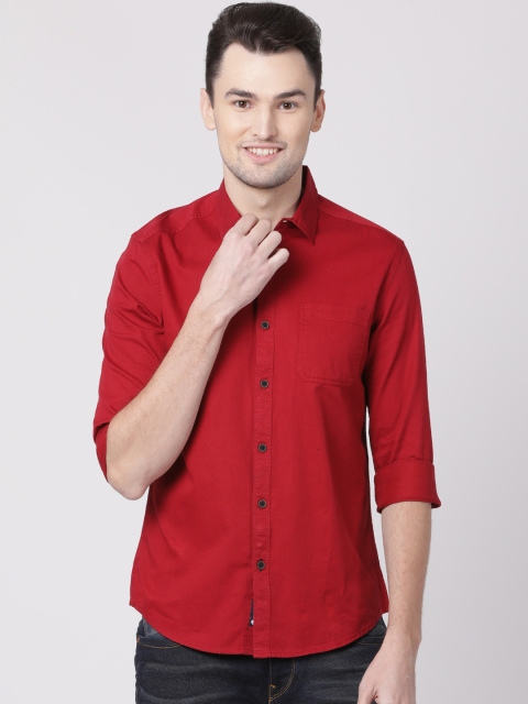 

Toss Winner Men Red Regular Fit Solid Casual Shirt
