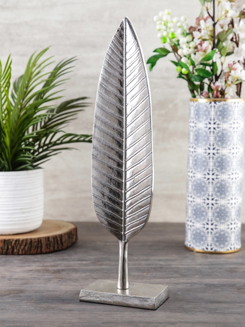 

Pure Home and Living Silver-Toned Aluminium Leaf Stand