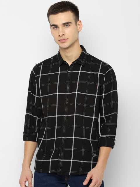 

People Men Black & White Regular Fit Checked Casual Shirt