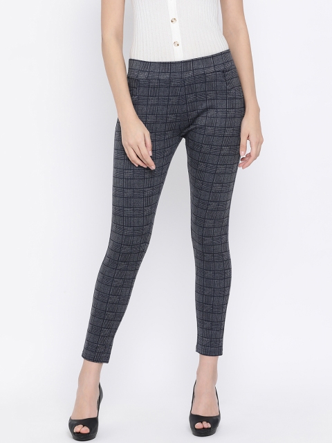 

Monte Carlo Women Grey Checked Treggings