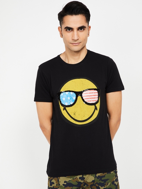 

Smiley World Men Black & Yellow Flippy Sequinned Round Neck T-shirt