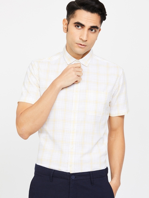 

CODE by Lifestyle Men White & Yellow Regular Fit Checked Casual Shirt