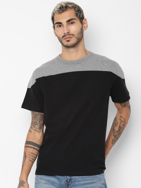 

AMERICAN EAGLE OUTFITTERS Men Black & Grey Colourblocked Round Neck T-shirt