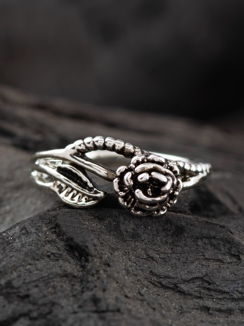 

E2O Women Oxidised Silver-Plated Classic Finger Ring
