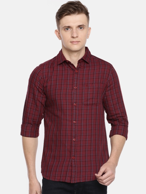 

Chennis Men Maroon & Black Regular Fit Checked Casual Shirt