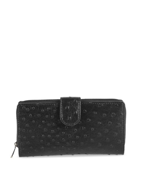 

Metro Black Textured Clutch