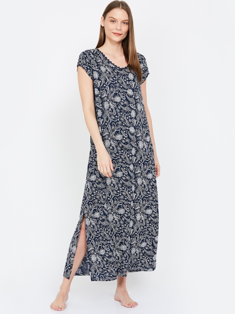 

Ginger by Lifestyle Blue & White Printed Nightdress