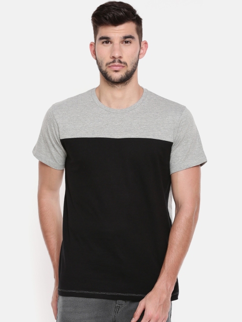 

Chennis Men Black & Grey Colourblocked Round Neck T-shirt