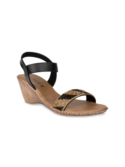

SOLES Women Black Colourblocked Sandals