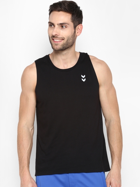 

hummel Men Black Solid Round Neck T-shirt