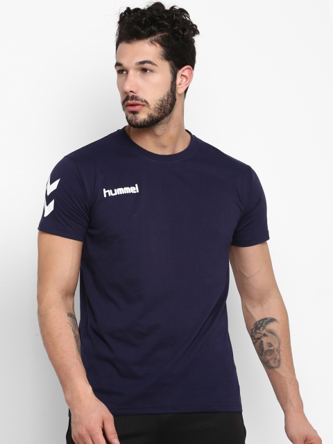 

hummel Men Navy Blue Solid Round Neck T-shirt