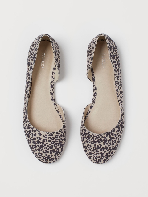 

H&M Women Beige Printed Ballet Pumps