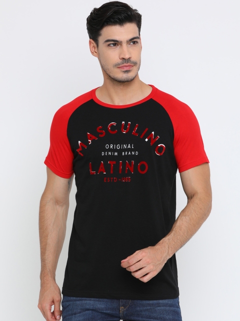 

Masculino Latino Men Black & Red Printed Round Neck T-shirt