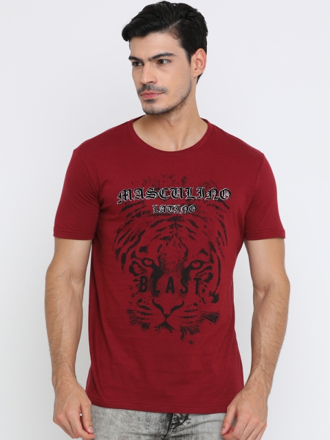 

Masculino Latino Men Red Printed Round Neck T-shirt