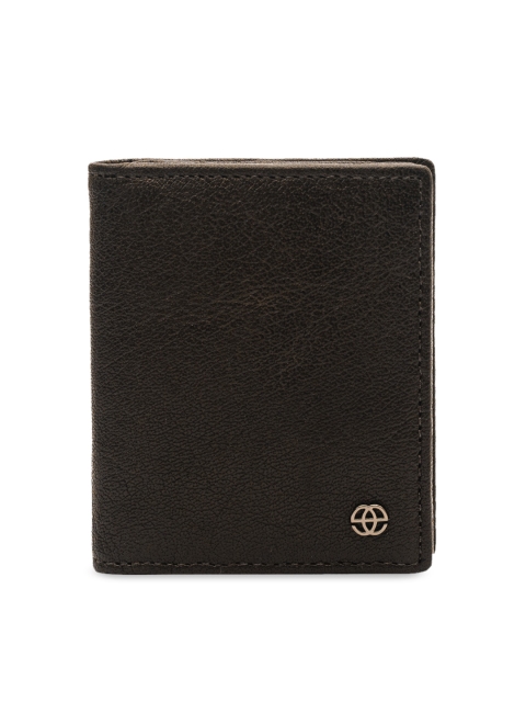 

Eske Men Brown Leather Textured Card Holder