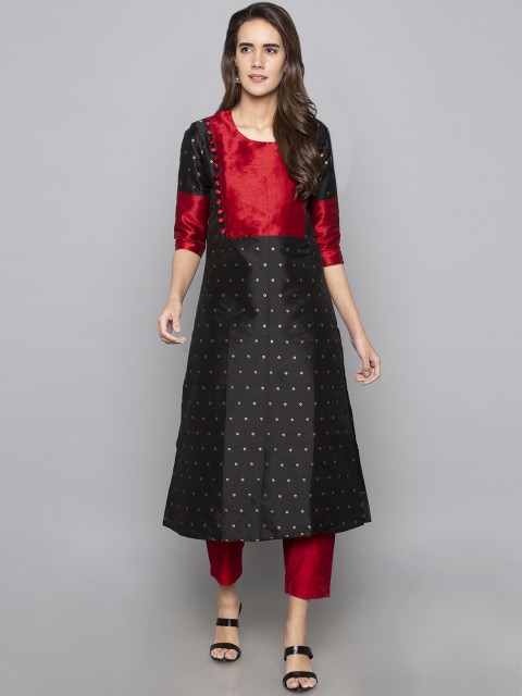 

Desi Weavess Women Black & Red Woven Design A-Line Kurta