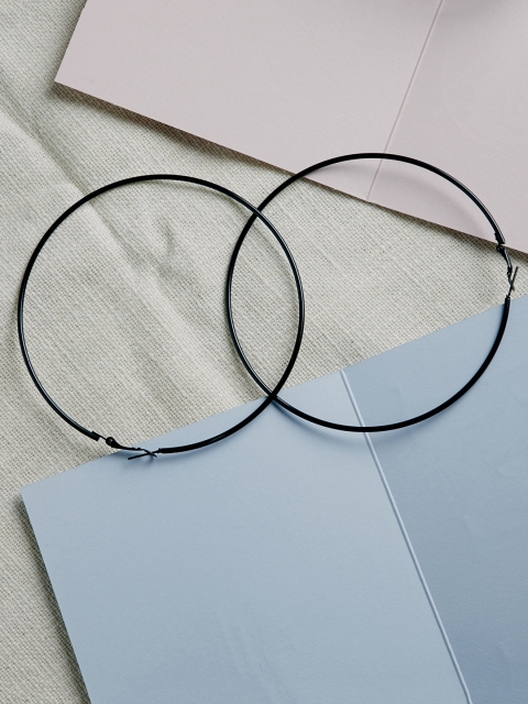 

ZeroKaata Black Circular Hoop Earrings