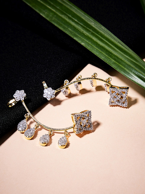 

ZeroKaata Gold-Toned & White Handcrafted Contemporary Ear Cuff