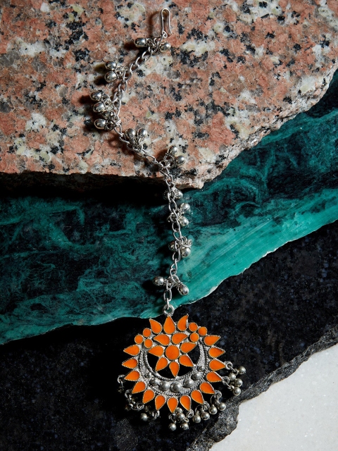 

ZeroKaata Oxidised Silver-Plated & Orange Enamelled Tribal Maang Tikka