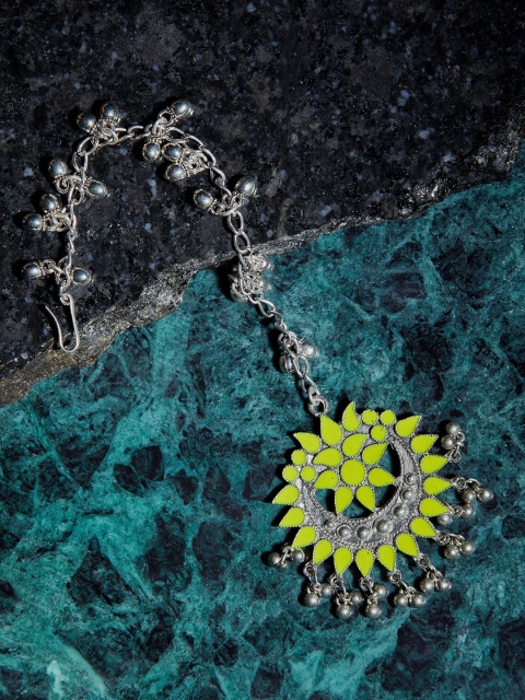 

ZeroKaata Oxidised Silver-Plated & Yellow Enamelled Tribal Maang Tikka