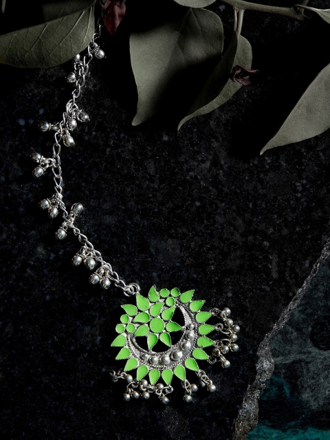 

ZeroKaata Oxidised Silver-Plated & Green Enamelled Green Tribal Maang Tikka