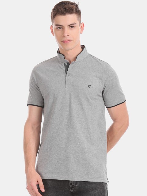 

Ruggers Men Grey Solid Mandarin Collar T-shirt