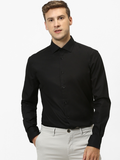 

Celio Men Black Regular Fit Solid Casual Shirt