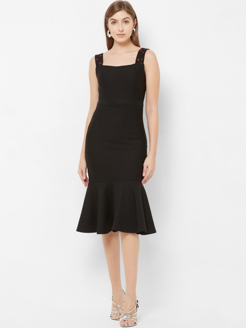 

Soie Women Black Solid Sheath Dress