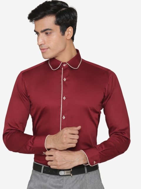 

MANQ Men Maroon Slim Fit Solid Party Shirt