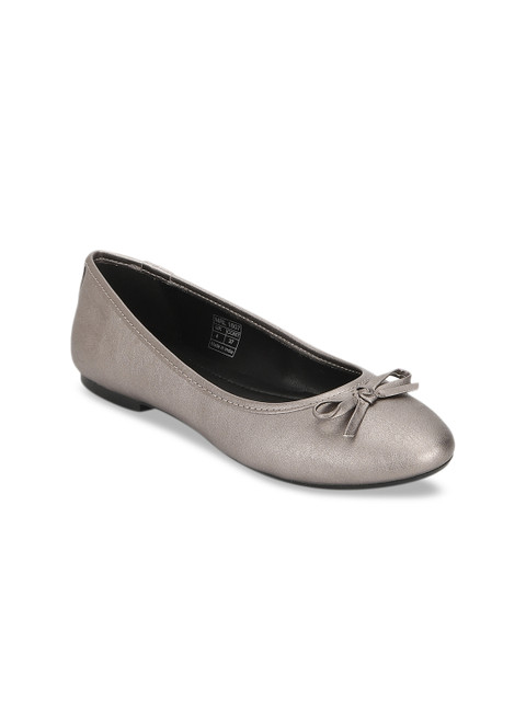 

Mode by Red Tape Women Grey Solid Ballerinas