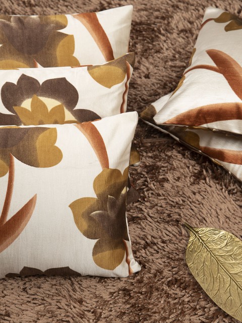 

HOUZZCODE Off-White & Brown Set of 5 Floral Square Cushion Covers