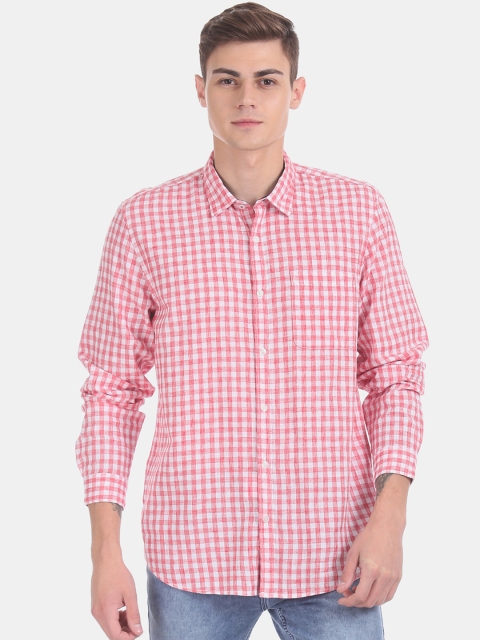 

Ruggers Men Red & White Regular Fit Checked Casual Shirt