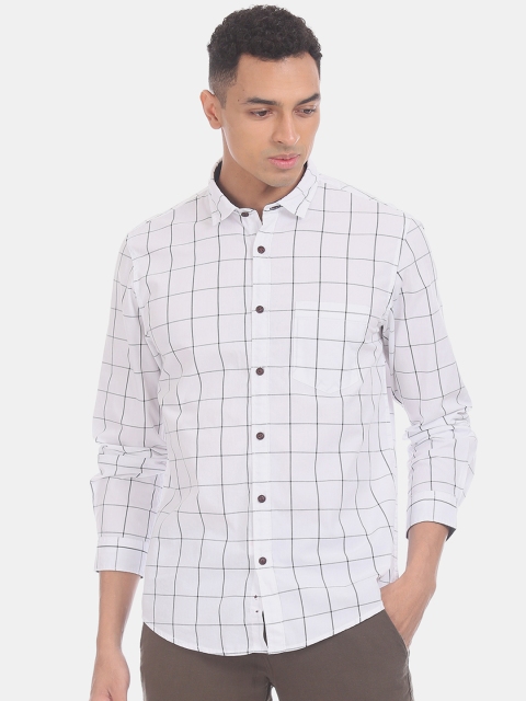 

Ruggers Men White & Navy Blue Regular Fit Checked Casual Shirt