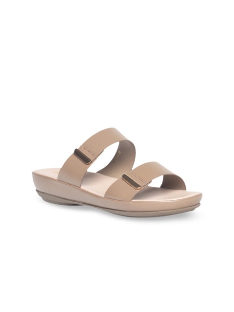

pelle albero Women Beige Solid Wedges