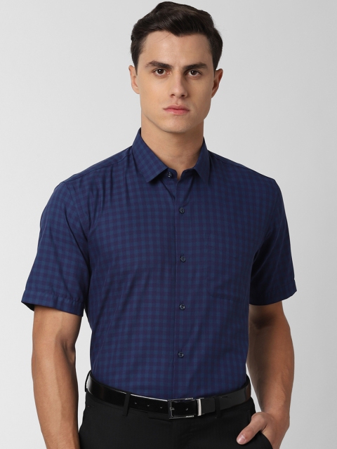 

Peter England Men Navy Blue Regular Fit Checked Formal Shirt