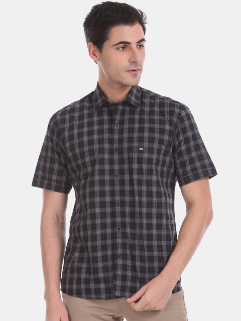 

Arrow Sport Men Black & Grey Regular Fit Checked Casual Shirt
