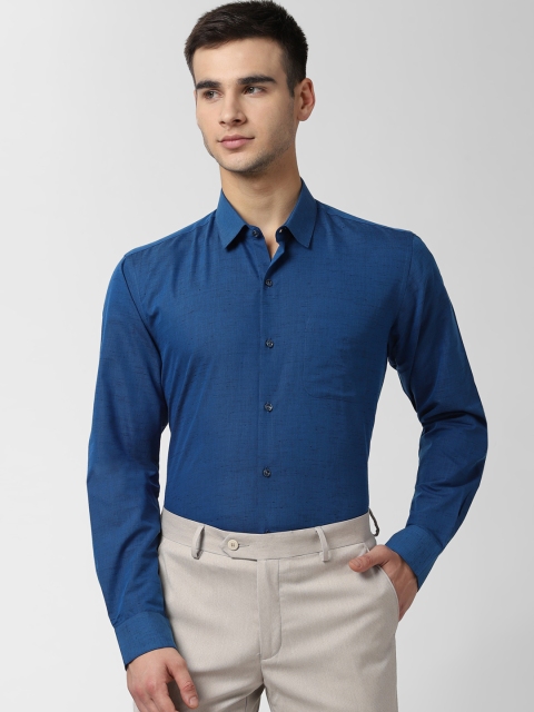 

Peter England Men Blue Regular Fit Solid Formal Shirt