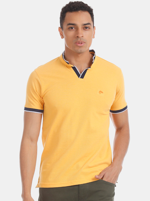 

Ruggers Men Yellow Solid Mandarin Collar T-shirt