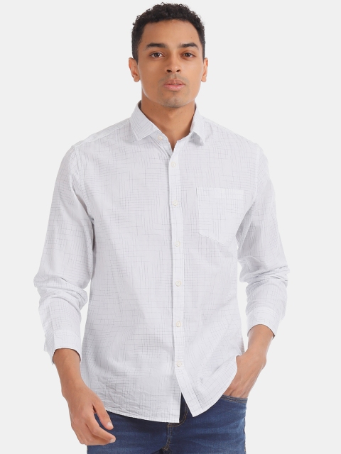 

Ruggers Men White Regular Fit Checked Casual Shirt